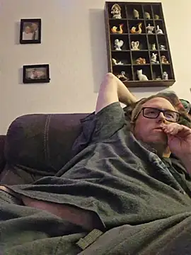 Snapshot of Smallone327 chatting on 02/15/26, 05:37 Smallone327 online show from 02/15/26, 05:37