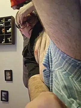 Snapshot of Smallone327 chatting on 02/16/26, 07:04 Smallone327 online show from 02/16/26, 07:04