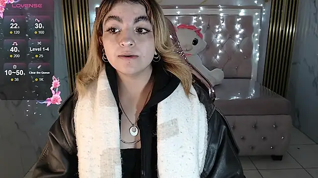 lili conor s online show from 09/21/25, 03:30