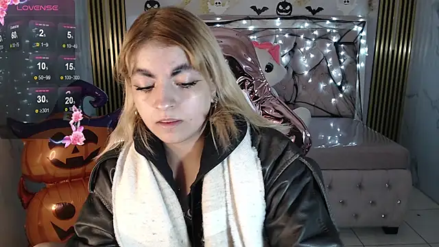 lili conor s online show from 10/08/25, 04:21