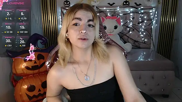 lili conor s online show from 10/10/25, 03:49