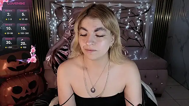 lili conor s online show from 10/22/25, 03:29