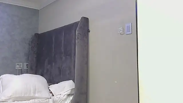 Snapshot of Justusual444 chatting on 09/18/25, 09:28 Justusual444 online show from 09/18/25, 09:28