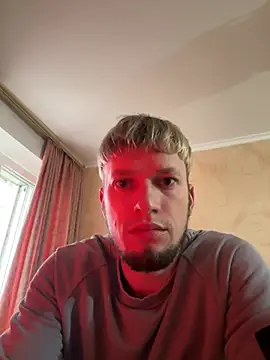 Snapshot of frama666 chatting on 07/11/26, 04:10 frama666 online show from 07/11/26, 04:10