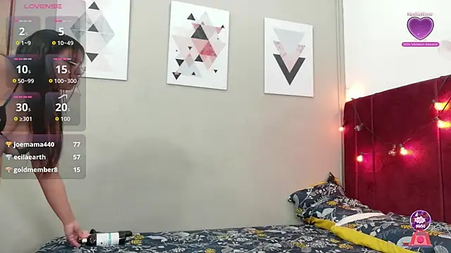 Snapshot of innocenthazel chatting on 02/15/26, 07:32 innocenthazel online show from 02/15/26, 07:32