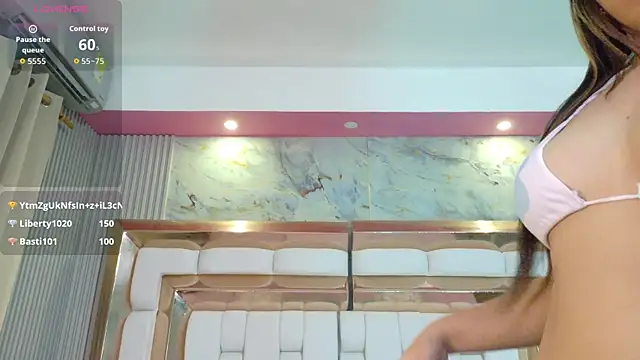 Snapshot of innocenthazel chatting on 02/19/26, 02:51 innocenthazel online show from 02/19/26, 02:51