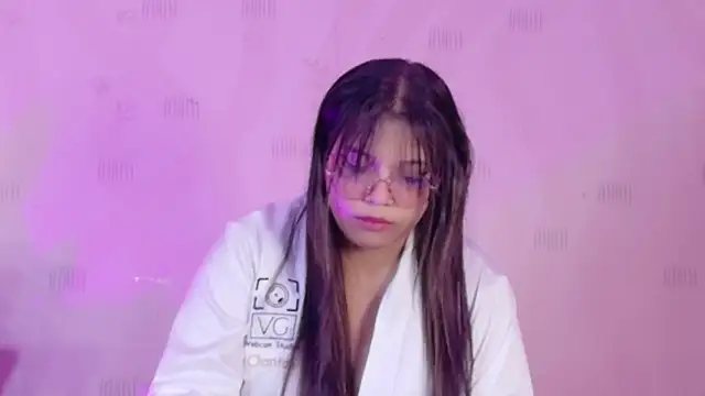 Snapshot of innocenthazel chatting on 02/23/26, 12:41 innocenthazel online show from 02/23/26, 12:41