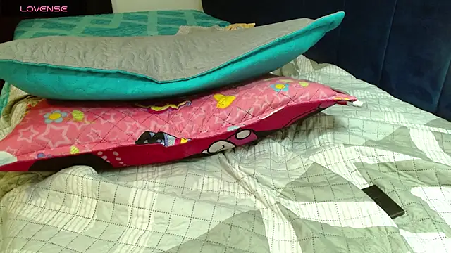 Snapshot of Mariana_star1 chatting on 11/08/25, 04:51 Mariana star1 online show from 11/08/25, 04:51