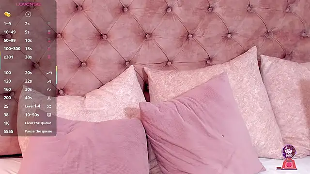 regina noctixx online show from 12/04/25, 11:02