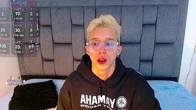 skinny bigcock02 online show from 09/18/25, 11:29