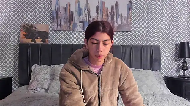 Snapshot of Cassie_bloom chatting on 02/25/25, 07:31 Cassie bloom online show from 02/25/25, 07:31