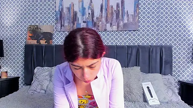 Snapshot of Cassie_bloom chatting on 02/27/25, 06:50 Cassie bloom online show from 02/27/25, 06:50