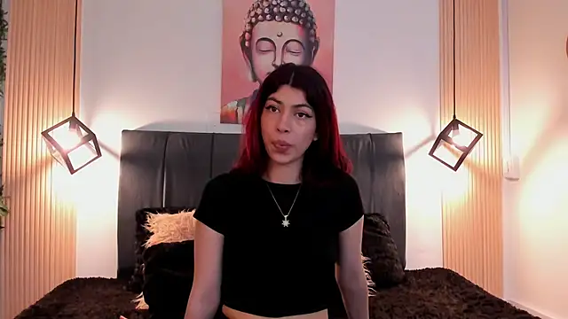 Snapshot of Cassie_bloom chatting on 03/08/25, 10:56 Cassie bloom online show from 03/08/25, 10:56