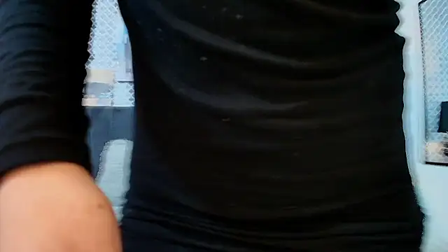 Snapshot of Cassie_bloom chatting on 03/15/25, 06:58 Cassie bloom online show from 03/15/25, 06:58