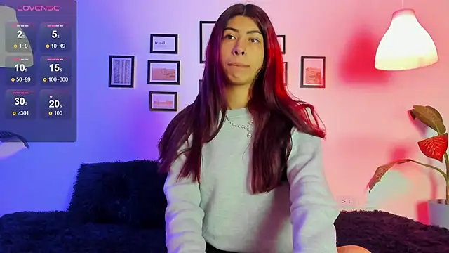 Snapshot of Cassie_bloom chatting on 03/22/25, 07:53 Cassie bloom online show from 03/22/25, 07:53