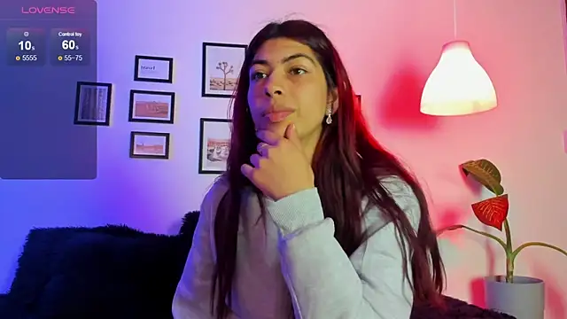 Snapshot of Cassie_bloom chatting on 03/22/25, 10:59 Cassie bloom online show from 03/22/25, 10:59