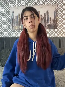 Snapshot of Cassie_bloom chatting on 09/23/25, 03:53 Cassie bloom online show from 09/23/25, 03:53