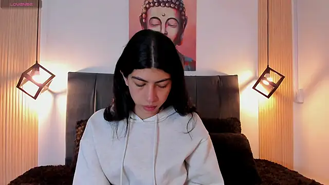 Snapshot of Cassie_bloom chatting on 11/08/25, 09:24 Cassie bloom online show from 11/08/25, 09:24