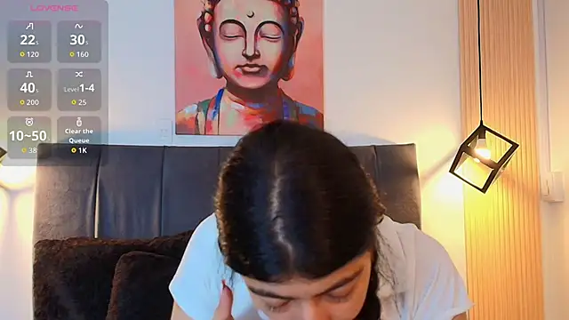 Snapshot of Cassie_bloom chatting on 11/22/25, 07:46 Cassie bloom online show from 11/22/25, 07:46