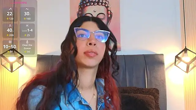 Snapshot of Cassie_bloom chatting on 11/28/25, 08:00 Cassie bloom online show from 11/28/25, 08:00