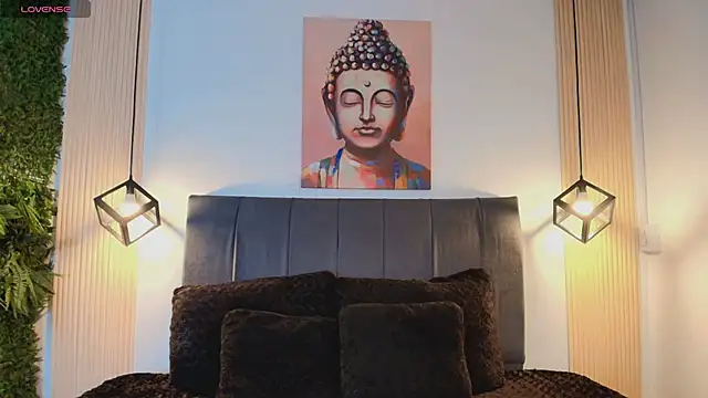 Snapshot of Cassie_bloom chatting on 12/14/25, 08:13 Cassie bloom online show from 12/14/25, 08:13