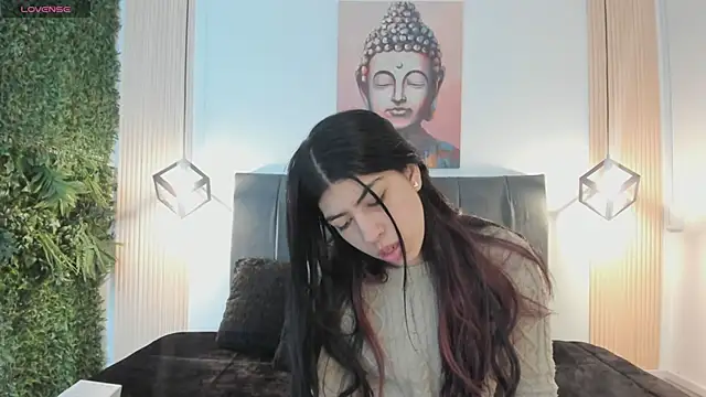 Snapshot of Cassie_bloom chatting on 12/15/25, 08:02 Cassie bloom online show from 12/15/25, 08:02