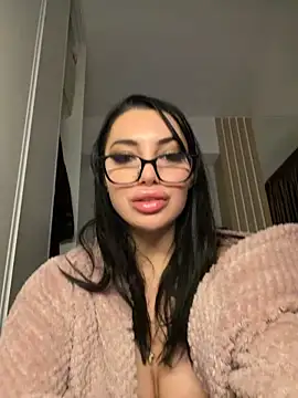 Mia Splash online show from 12/20/25, 01:07