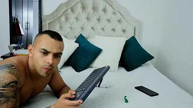 Snapshot of Bastiandelux chatting on 10/09/25, 11:36 Bastiandelux online show from 10/09/25, 11:36