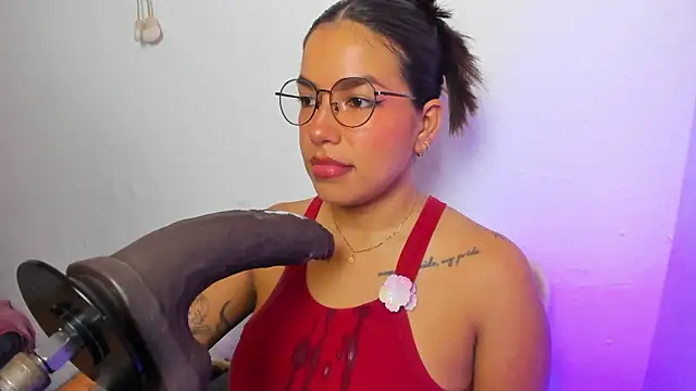 Snapshot of AngelaRicci chatting on 03/17/26, 07:17 AngelaRicci online show from 03/17/26, 07:17