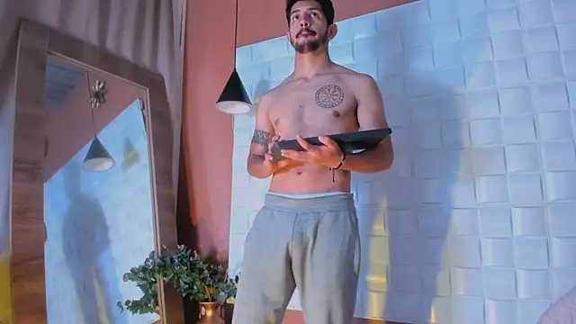 AlejandroStormm online show from 03/19/25, 08:54