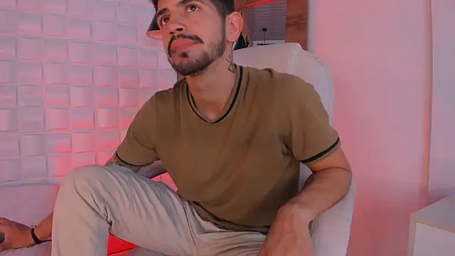 AlejandroStormm online show from 10/19/25, 03:40