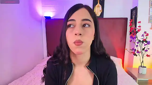 Lexi Howard  online show from 05/05/26, 05:59