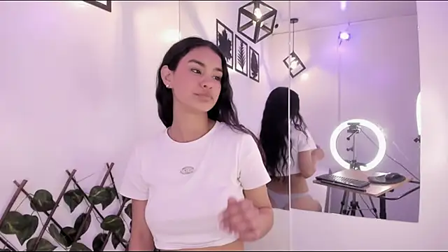 Anniie  Evans online show from 03/10/25, 06:45