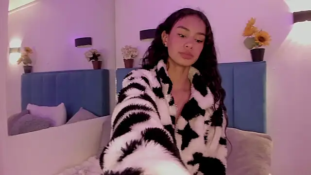 Snapshot of Anniie__Evans chatting on 01/05/26, 06:00 Anniie Evans online show from 01/05/26, 06:00