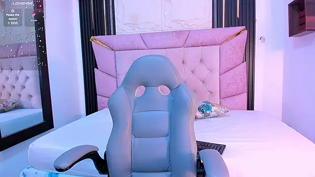 Emma lorense22 online show from 02/24/25, 08:14