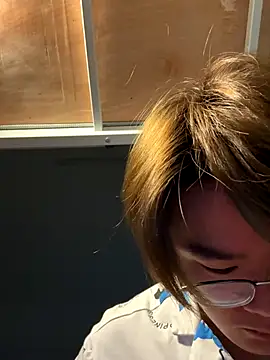 Snapshot of Anson0722 chatting on 11/25/25, 03:23 Anson0722 online show from 11/25/25, 03:23