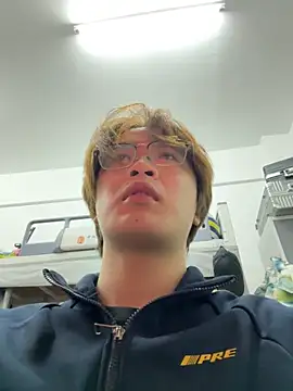 Snapshot of Anson0722 chatting on 11/30/25, 03:05 Anson0722 online show from 11/30/25, 03:05