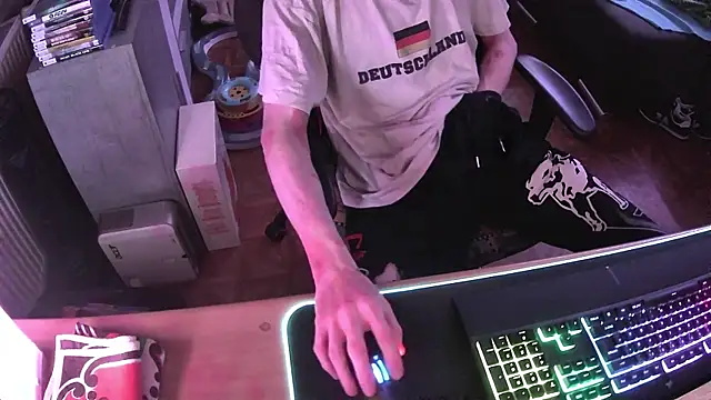 Snapshot of DerGeileLoveboy chatting on 12/05/25, 02:31 DerGeileLoveboy online show from 12/05/25, 02:31