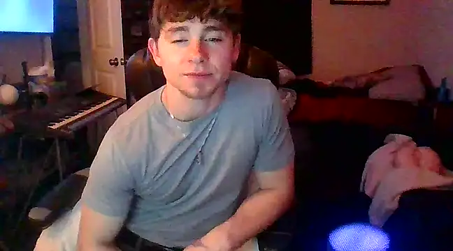 Snapshot of JCstrings chatting on 02/25/25, 06:47 JCstrings online show from 02/25/25, 06:47