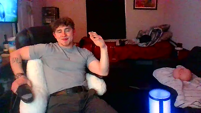 Snapshot of JCstrings chatting on 02/26/25, 05:42 JCstrings online show from 02/26/25, 05:42