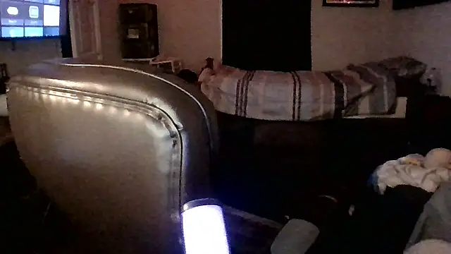 Snapshot of JCstrings chatting on 03/07/25, 04:35 JCstrings online show from 03/07/25, 04:35