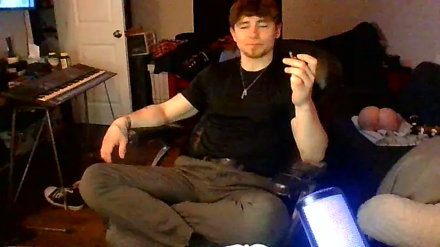 Snapshot of JCstrings chatting on 03/08/25, 04:23 JCstrings online show from 03/08/25, 04:23