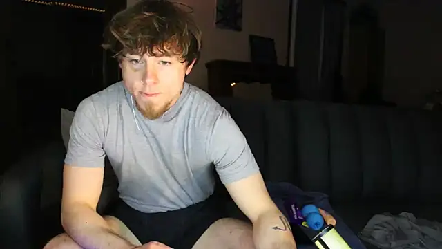 Snapshot of JCstrings chatting on 04/08/26, 08:14 JCstrings online show from 04/08/26, 08:14