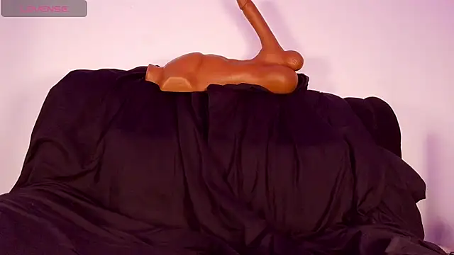 Snapshot of MsBootyBoop chatting on 12/21/25, 07:37 MsBootyBoop online show from 12/21/25, 07:37