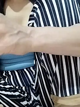 Snapshot of BUSE8821 chatting on 01/11/26, 12:26 BUSE8821 online show from 01/11/26, 12:26