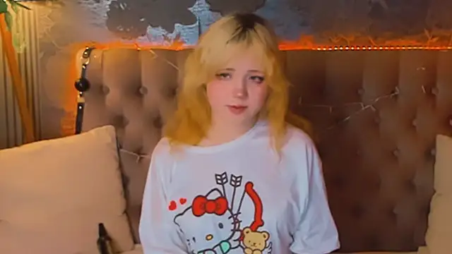 EmilyAngells online show from 05/06/26, 06:08