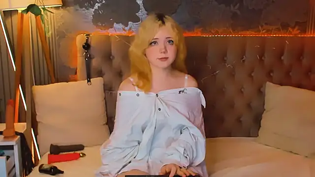 EmilyAngells online show from 05/07/26, 05:57