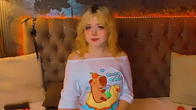 EmilyAngells online show from 05/13/26, 06:44