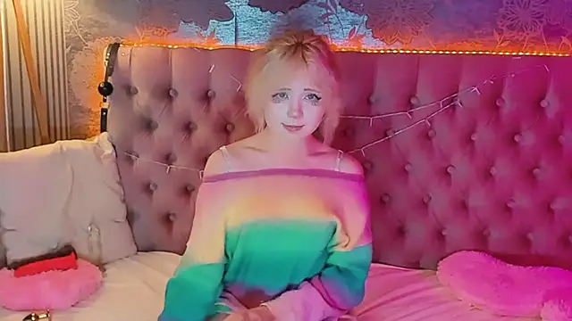 EmilyAngells online show from 06/12/26, 06:23