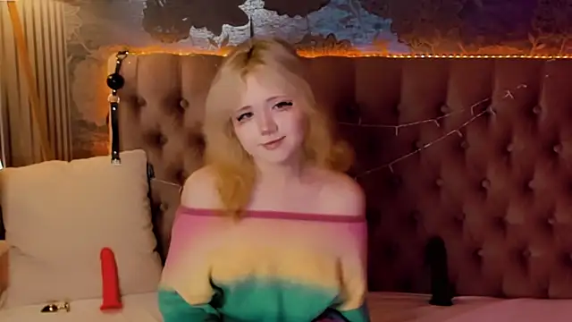 EmilyAngells online show from 06/16/26, 06:05